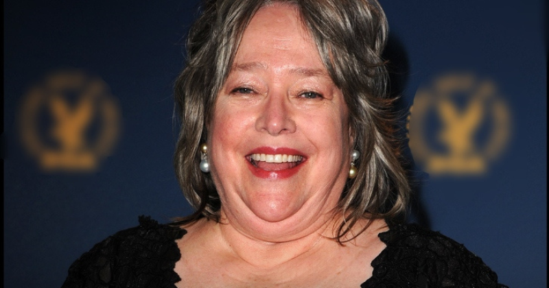 ‘Doesn’t Look Healthy’: Fans Worry about Kathy Bates’ Appearance at the 2024 Emmy Awards after She Lost 100 Lbs - Daily Spire