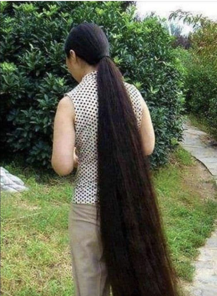 Woman cuts hair for the first time in 25 years