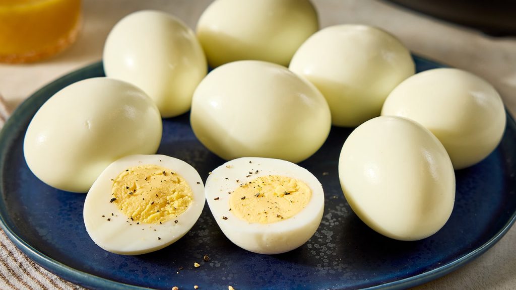 Experts Warn: A Common Egg Habit That May Influence Heart Health