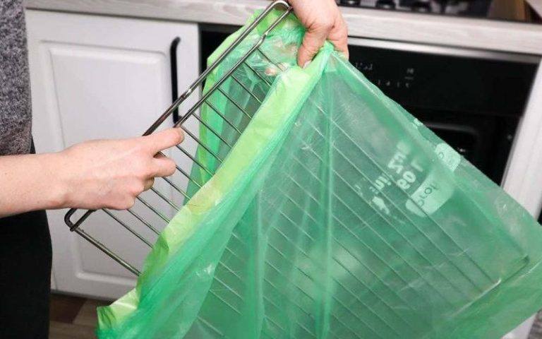No Need to Scrub: Put Your Oven Rack in a Bag and It Can Look Like New Again