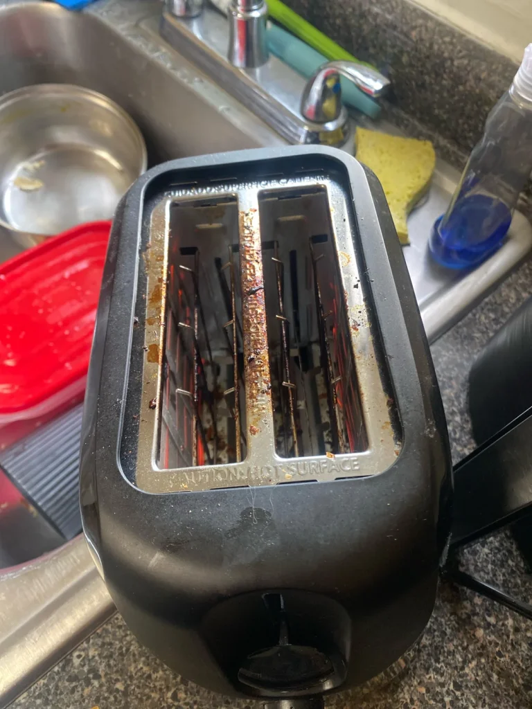 Nana’s Easy Trick for Degreasing a Toaster Without Harsh Cleaners