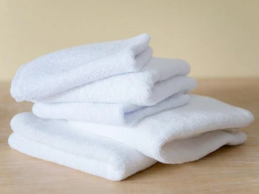 Natural Ways to Keep White Clothes Bright: Eco-Friendly Laundry Tips
