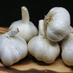 4 Groups of People Who Should Avoid Eating Garlic