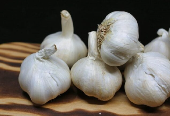 4 Groups of People Who Should Avoid Eating Garlic