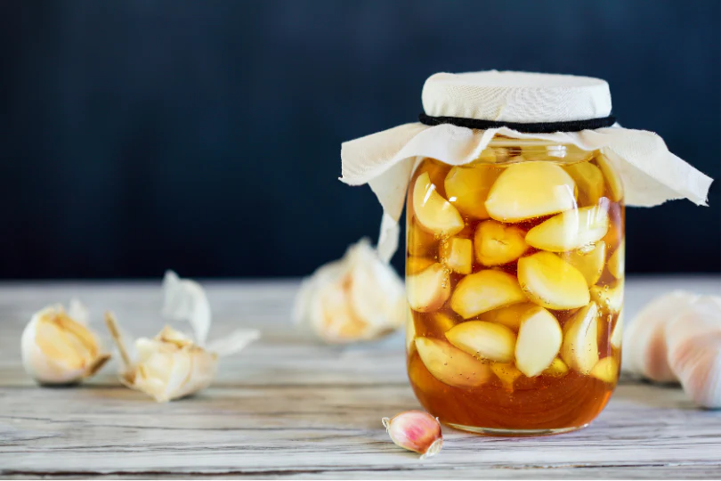Garlic, Cloves, and Honey: A Traditional Homemade Blend Many People Still Use