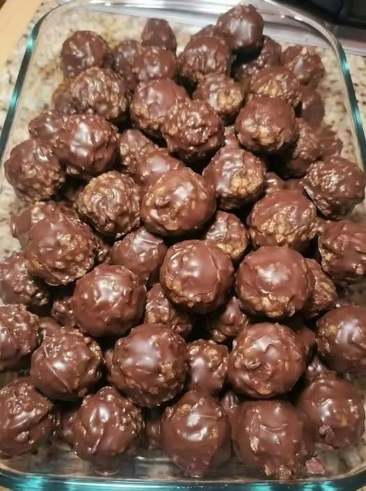 Chocolate Rice Krispie Balls